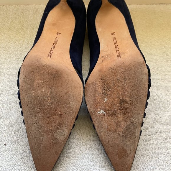 Pair of Manolo Blahnik dark navy suede leather pumps, size 38. - Picture 7 of 7
